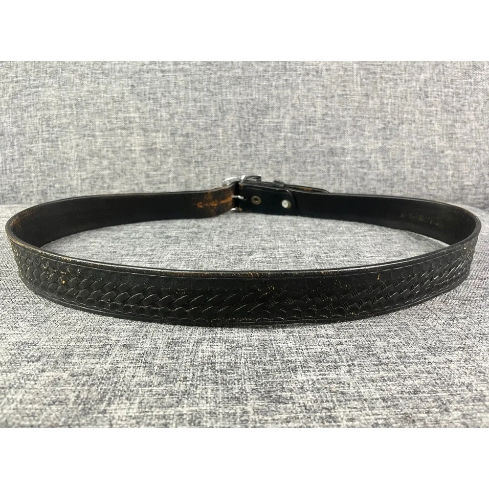 Dutyman Black Leather Basketweave Belt Size 42 Distressed Silver Buckle